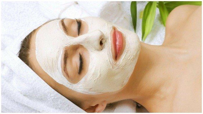 ilustrasi-masker-alami-untuk-merawat-wajah-agar-tetap-cerah-saat-traveling.jpg