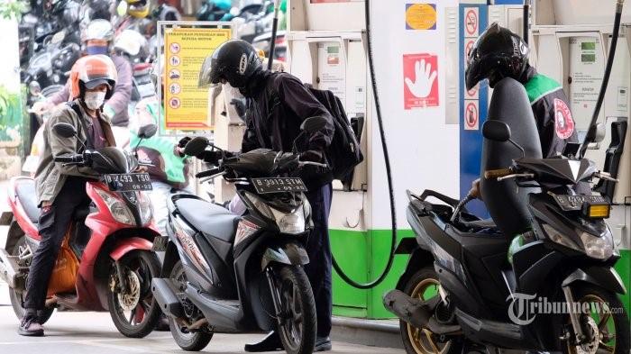 ilustrasi-mengisi-bahan-bakar-kendaraan-bermotor-1.jpg