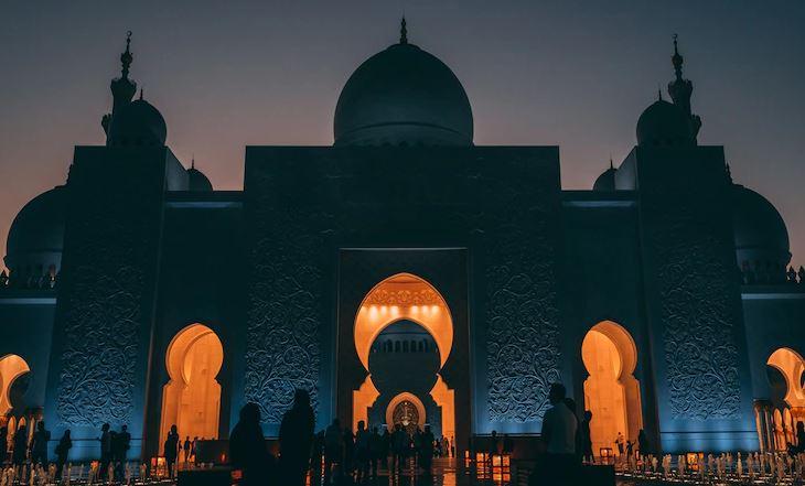 ilustrasi-ramadan-masjid-di-abu-dhabi.jpg