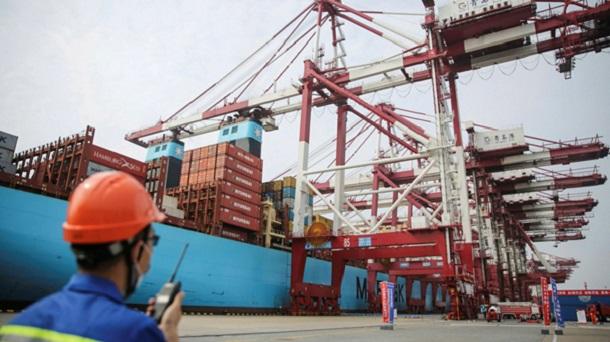 ilustrasi-terminal-peti-kemas-china.jpg