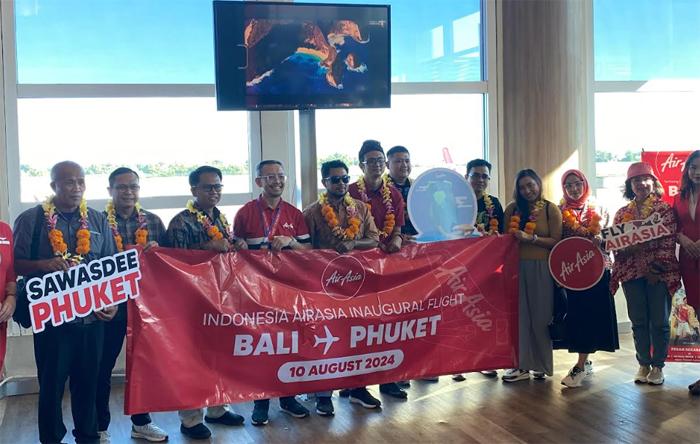 inagural-penerbangan-airasia-rute-bali-phuket.jpg