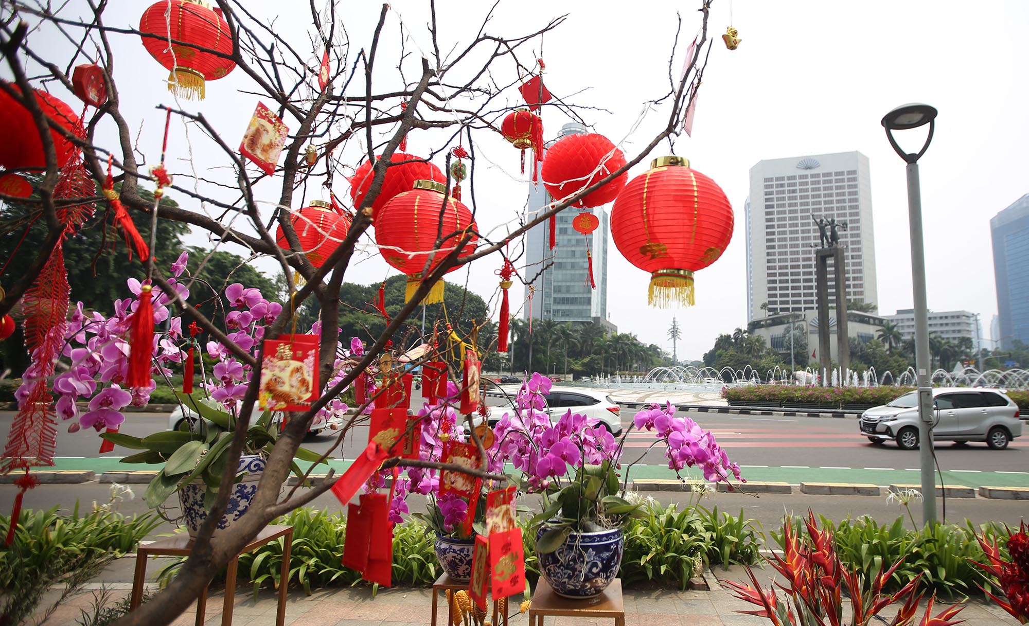 indahnya-ornamen-imlek-di-jatung-kota-jakarta_20220130_154250.jpg