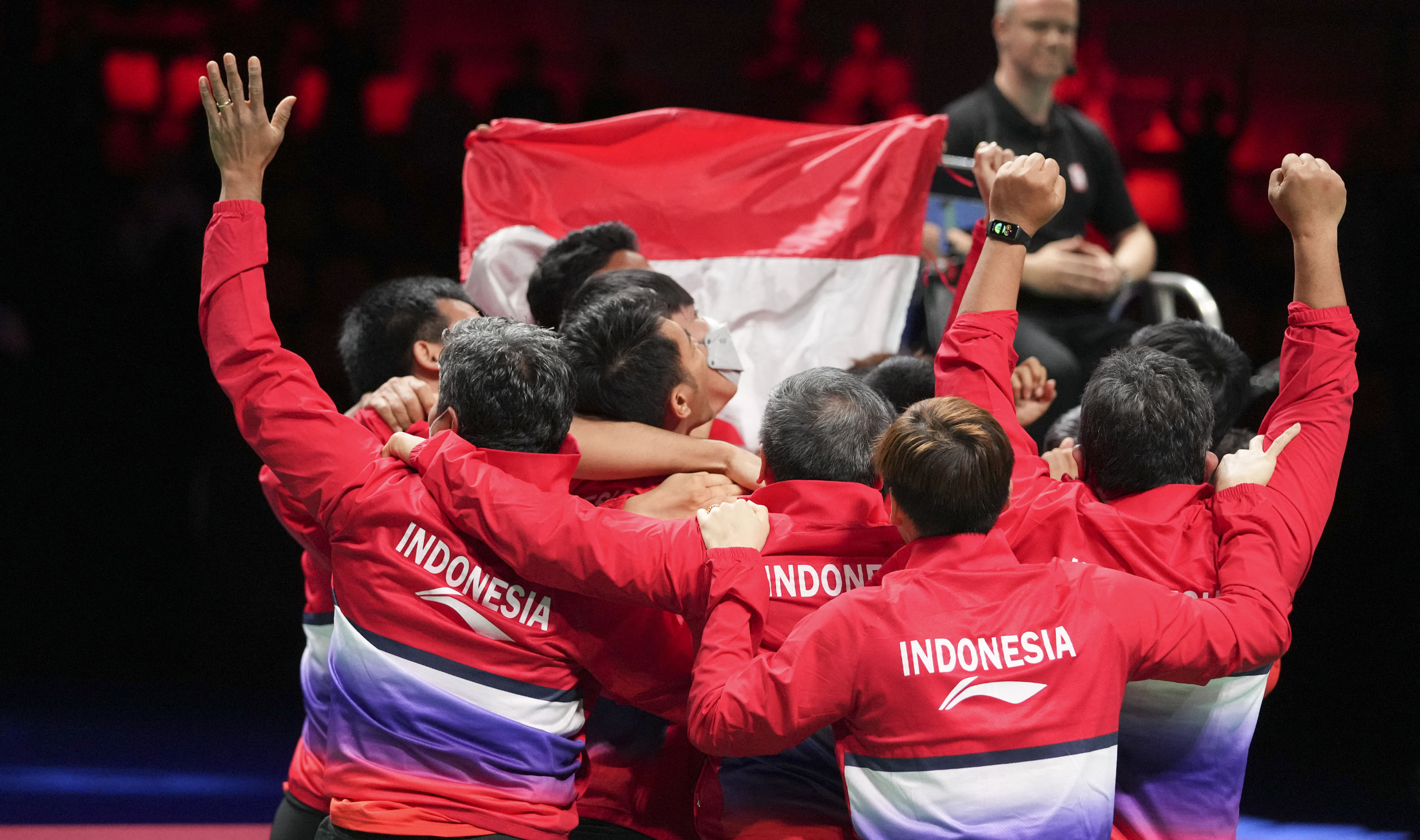 indonesia-rebut-piala-thomas-penantian-panjang-selama-19-tahun_20211018_092201.jpg