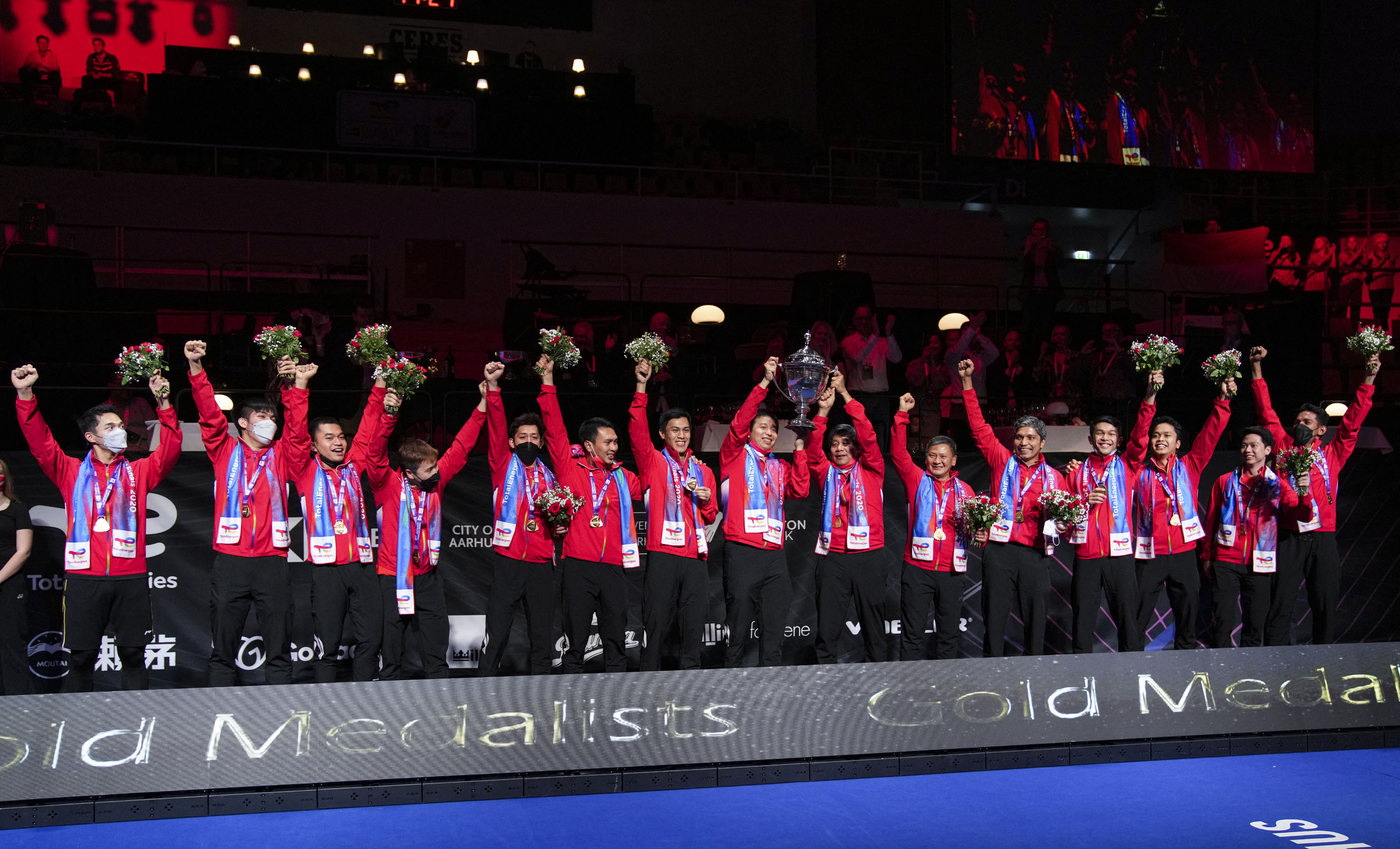 indonesia-rebut-piala-thomas-penantian-panjang-selama-19-tahun_20211018_092911.jpg
