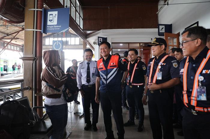 inspeksi-jalur-kereta-api-jelang-Nataru.jpg