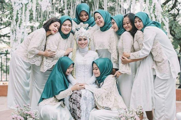 inspirasi-seragam-bridesmaid.jpg