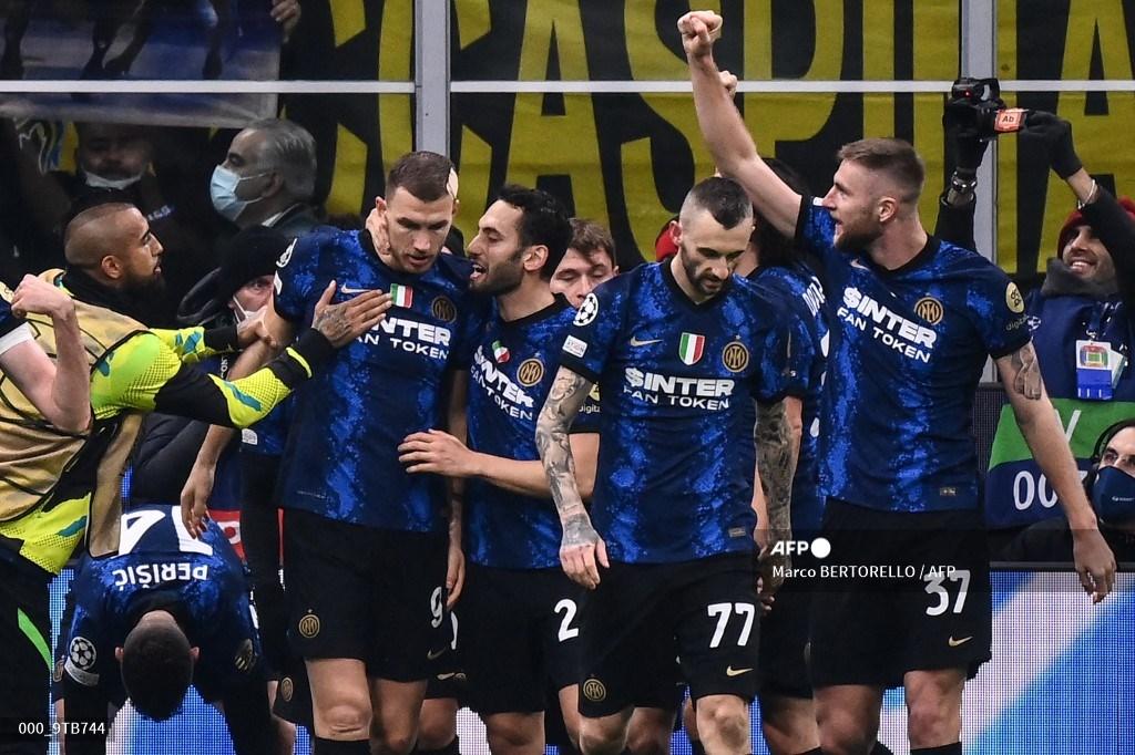 inter-milan-asal-bosnia-edin-dzeko-kedua-kiri-merayakan-setelah-membuka-skor.jpg