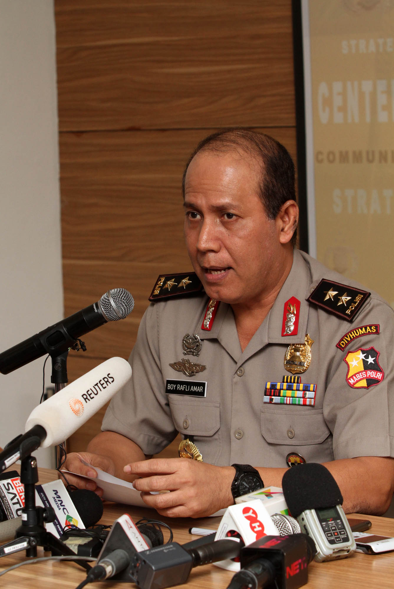 irjen-pol-boy-rafli-amar-konpers-tewasnya-teroris-santoso_20160719_140010.jpg