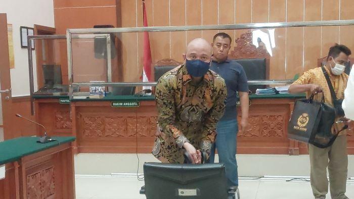 irjen-teddy-minahasa-membacakan-duplik-12.jpg