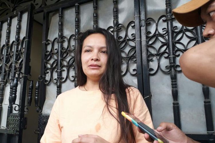 istri-aris-wahyudi-pemilik-sekaligus-pendiri-situs-www-nikahsirricom_20170925_135354.jpg