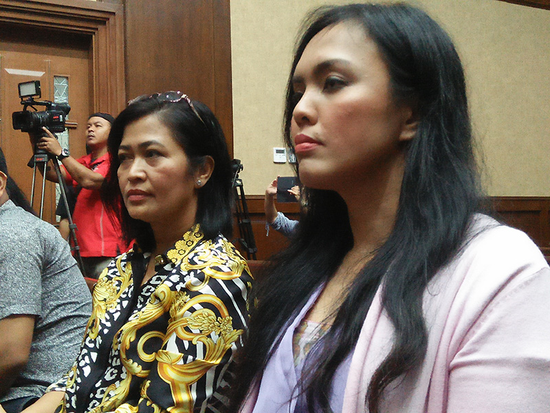 istri-dan-anak-fredrich_20180215_115343.jpg