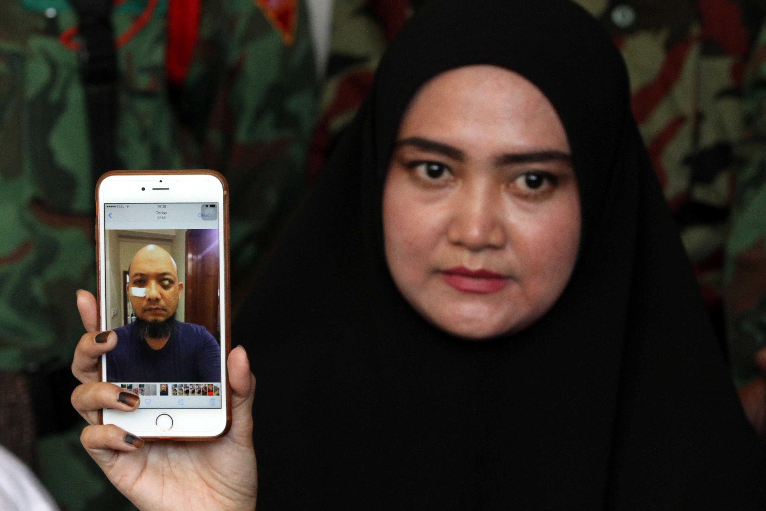 istri-novel-baswedan-beri-keterangan-terkait-kondisi-suaminya_20170828_220617.jpg