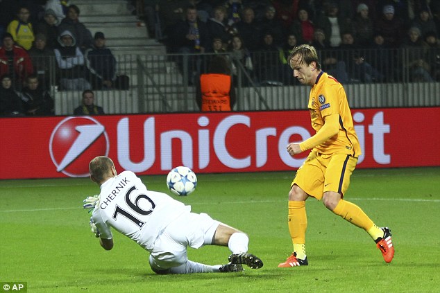ivan-rakitic-sergei-chernik_20151021_071056.jpg