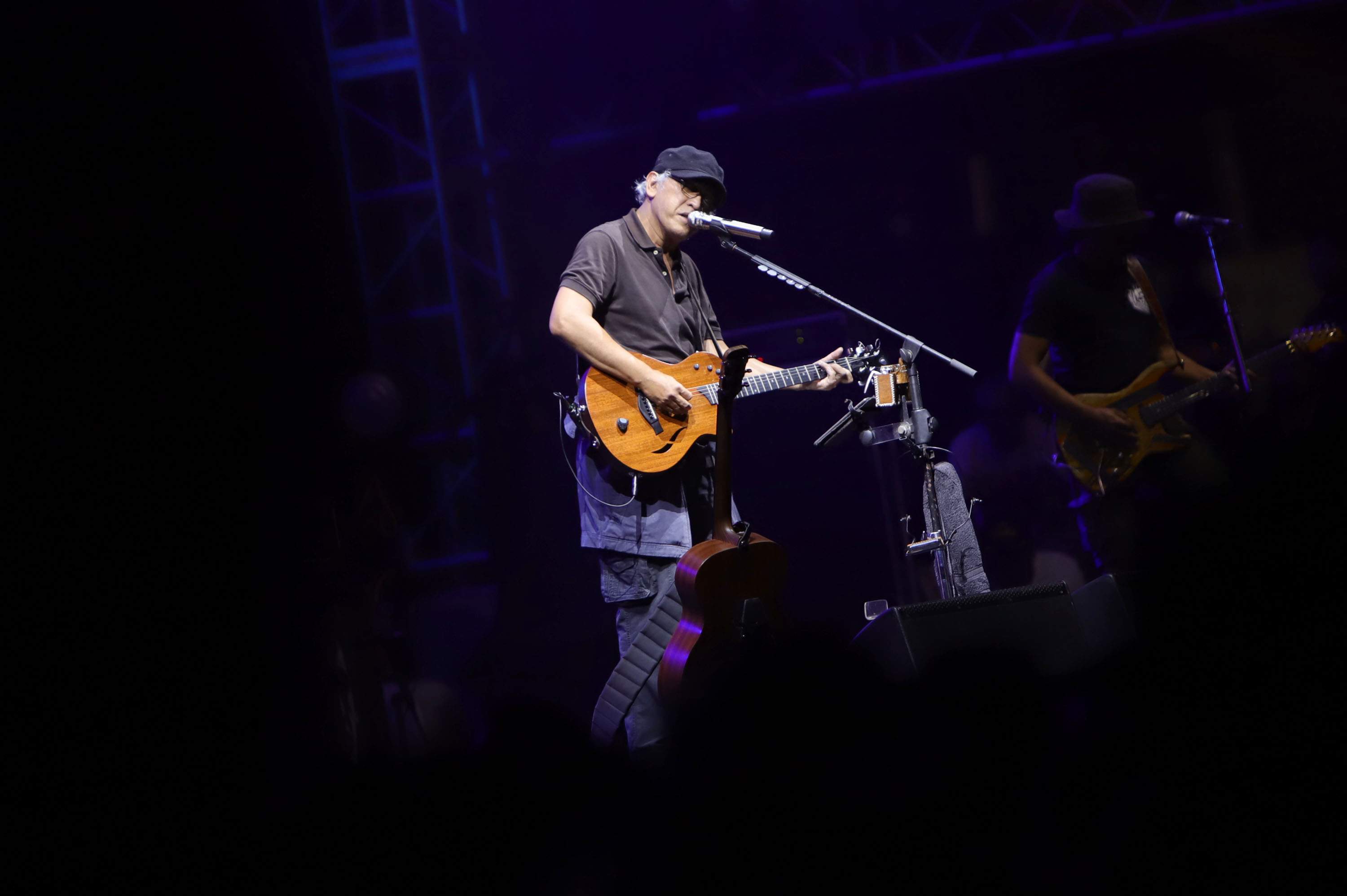 iwan-fals-tampil-di-synchronize-fest-2019_20191006_011107.jpg