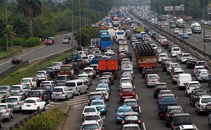 Jalanan Ibu Kota Macet Lagi, Ada Pergeseran Waktu Kepadatan, 13 Ruas Jalan Masih Ganjil Genap