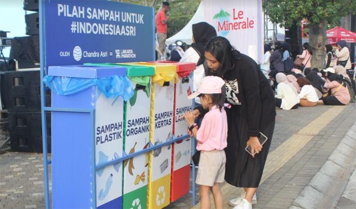 jakarta-marathon-2023-pilah-sampah.jpg