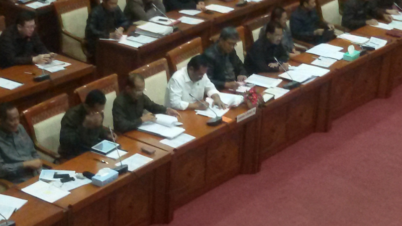 jaksa-agung-hm-prasetyo-saat-rapat-dengar-pendapat-dengan-dpr_20160613_132010.jpg
