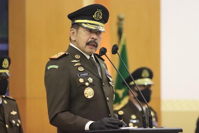 jaksa-agung-st-burhanuddin-saat-menjadi-inspektur-upacara.jpg