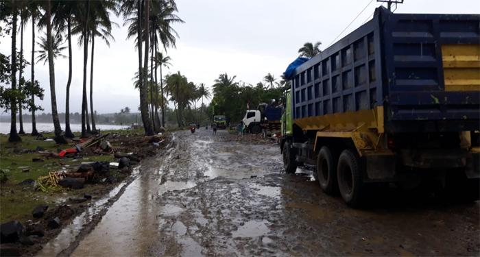 jalur-di-kawasan-pantai-carita-menuju-kecamatan-sumur.jpg