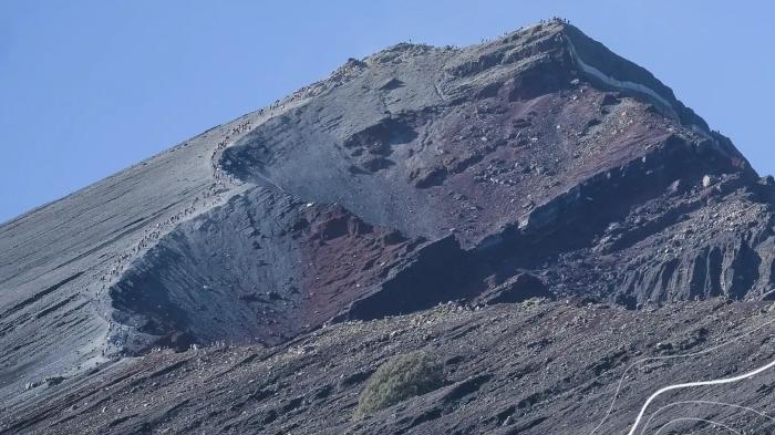 jalur-pendakian-menuju-puncak-gunung-rinjani.jpg
