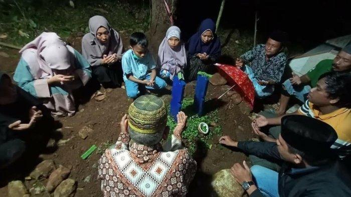 jasad-kepala-dusun-katangka-desa-karama-kecamatan-rilau-ale.jpg