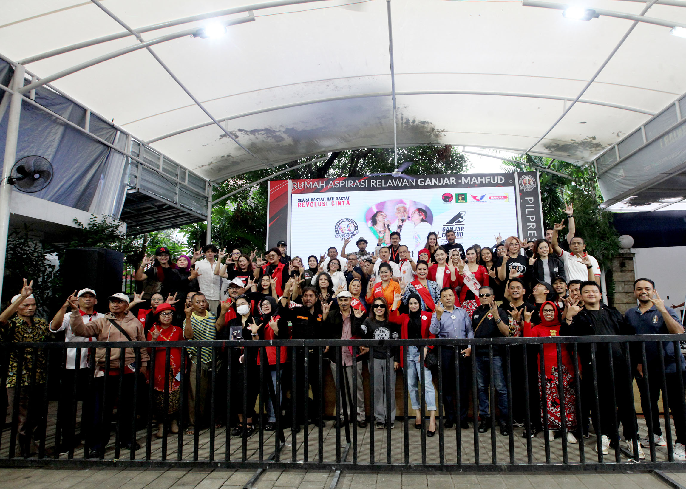 jelang-konser-salam-metal-ganjar-mahfud_20240201_180620.jpg