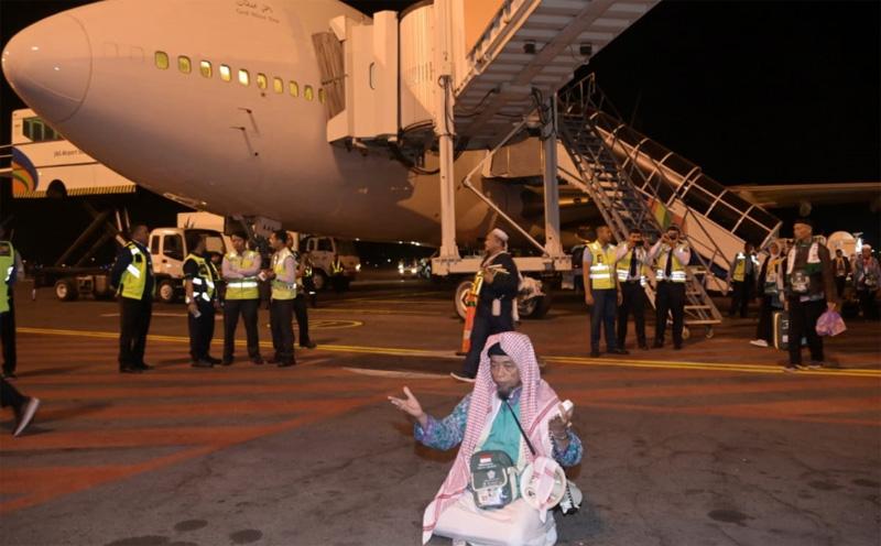 jemaah-jaji-kloter-1-tiba-di-juanda.jpg