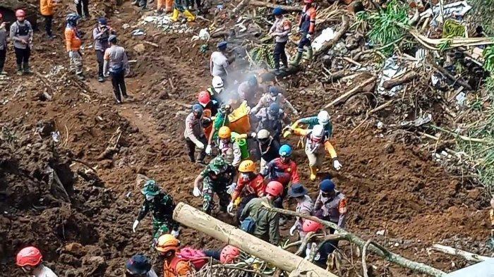 jenazah-perempuan-korban-gempa-cianjur-ditemukan_3-des.jpg