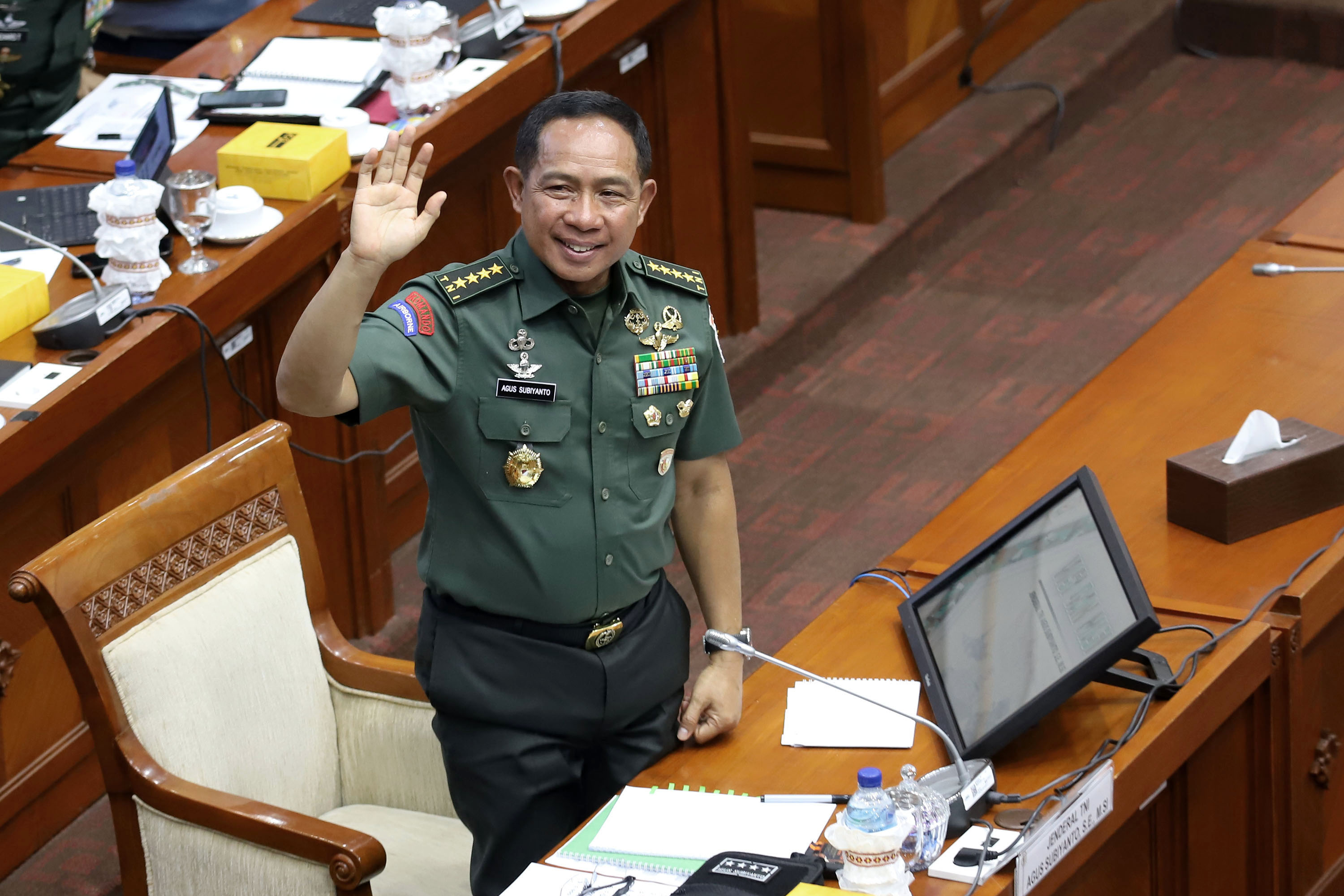 Calon Panglima TNI Jenderal Agus Subiyanto Akan Kedepankan Dialog Untuk Bebaskan Pilot Susi Air