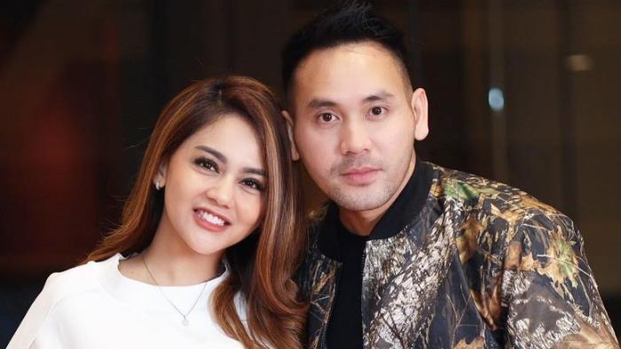 jenita-janet-berkomitmen-untuk-selalu-bersama-dengan-sang-suami-danu-sofwan.jpg