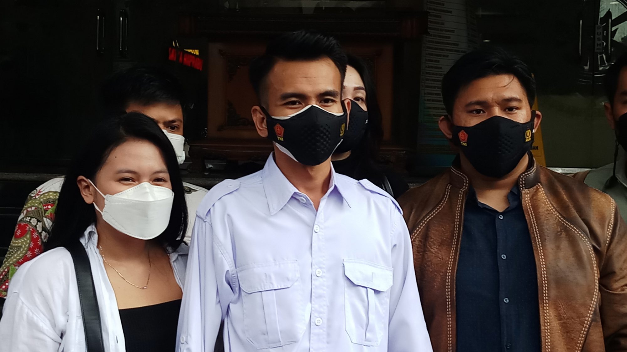 jerinx-dan-adam-deni-tidak-temukan-titik-temu-dalam-mediasi_20210814_172951.jpg