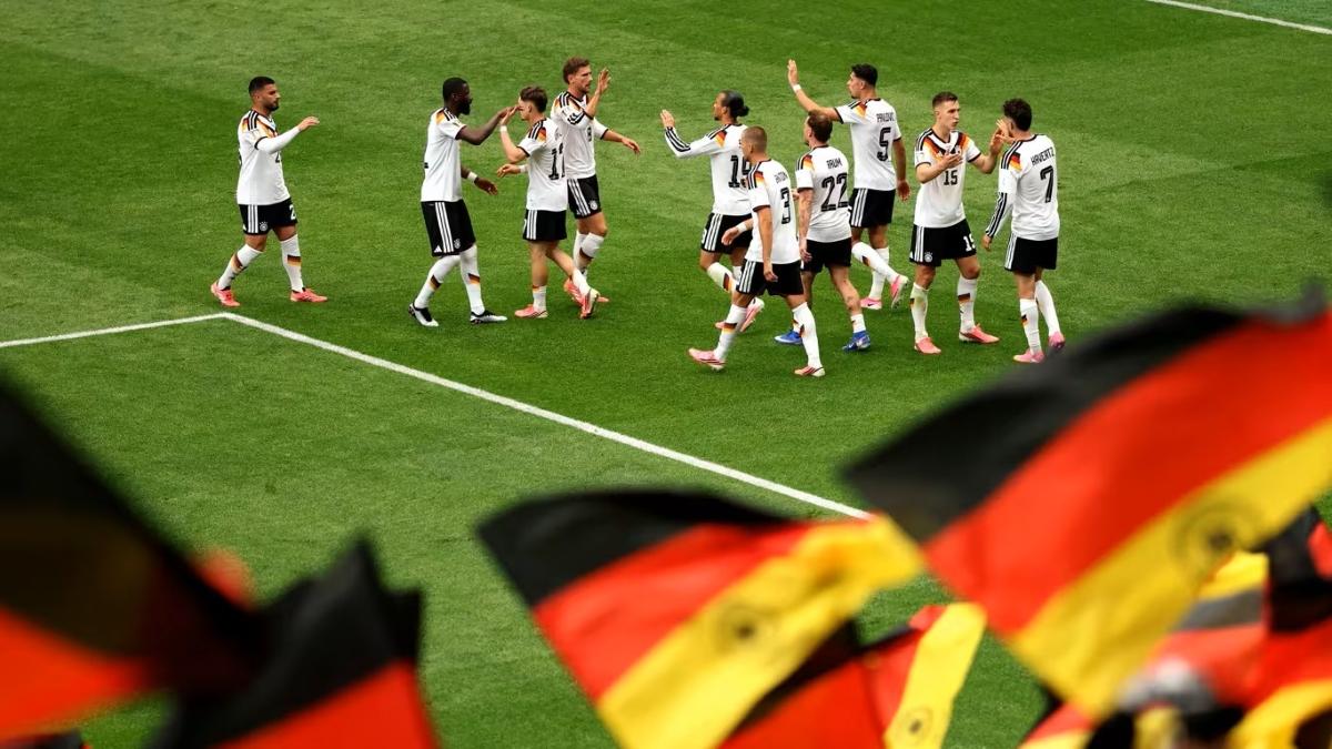 JERMAN VS CURACAO - Dua sisi mata koin piala dunia format 48 tim kembali terlihat dari pertandingan pembuka Grup E Piala Dunia 2026 antara Jerman vs Curacao, Senin (15/6/2026). Di sisi lain, Curacao sebagai tim debutan berhasil langsung cetak gol perdana di laga pertama piala dunia, namun ketimpangan kualitas ditegaskan oleh Jerman.