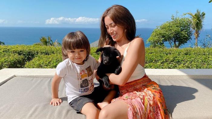 jessica-iskandar-putuskan-menetap-di-bali-bersama-el-barack.jpg