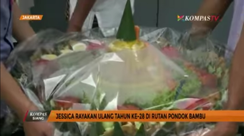 jessica-wongso-rayakan-ulang-tahun-di-rutan-pondok-bambu_20161009_185122.jpg