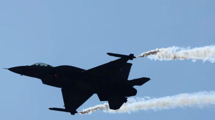 BREAKING NEWS: Thailand Kerahkan Jet Tempur F-16 ke Kamboja