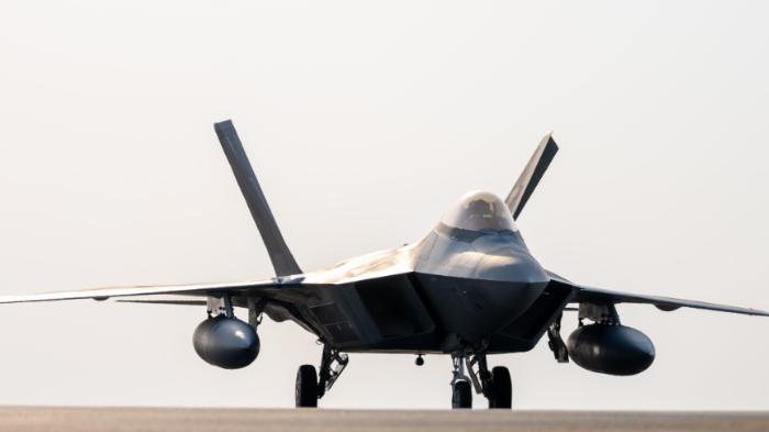 jet-tempur-f-22-amerika-serikat-tiba-di-timur-tengah.jpg