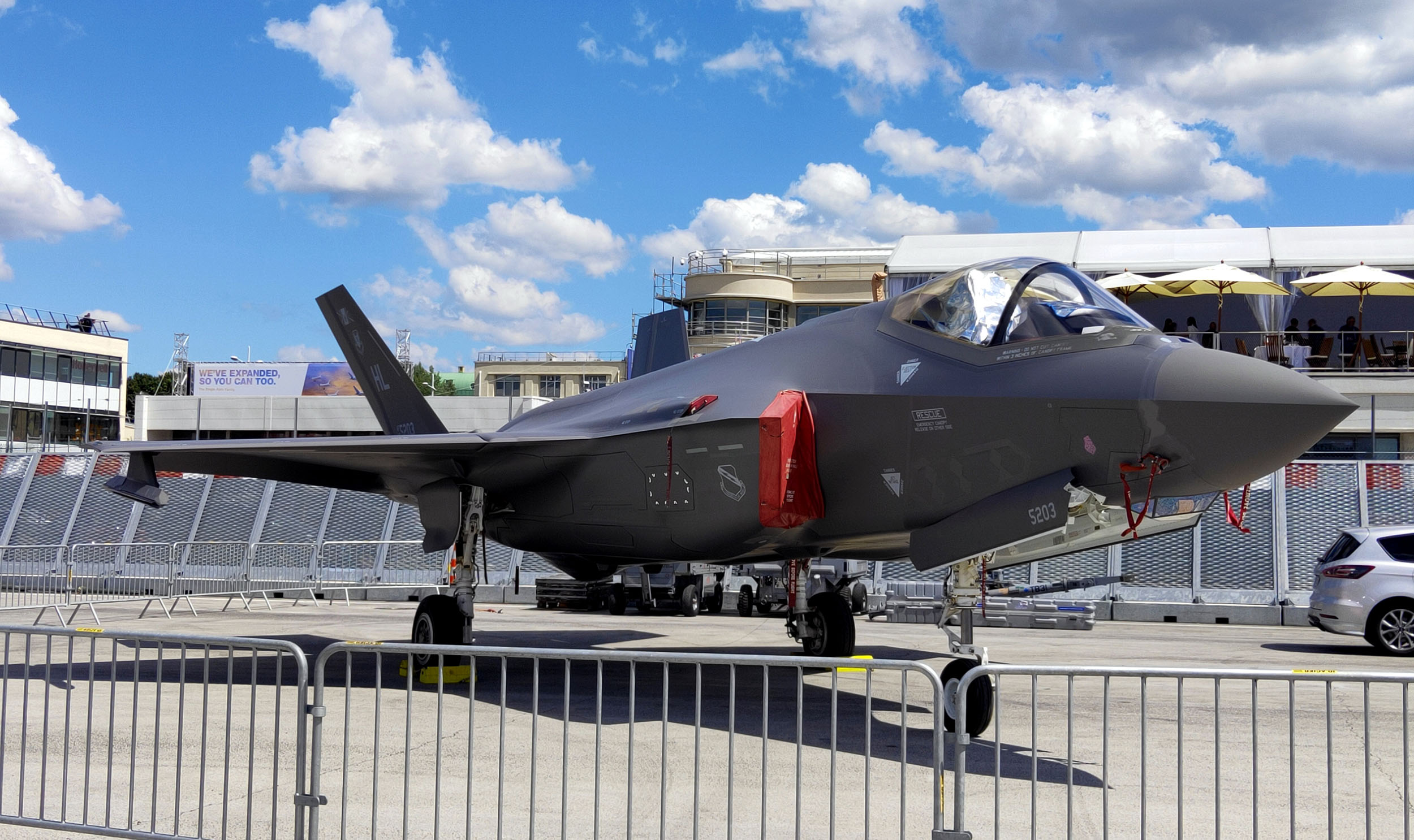 jet-tempur-f-35-lightning-ii-di-paris-air-show-2019_20190619_162133.jpg