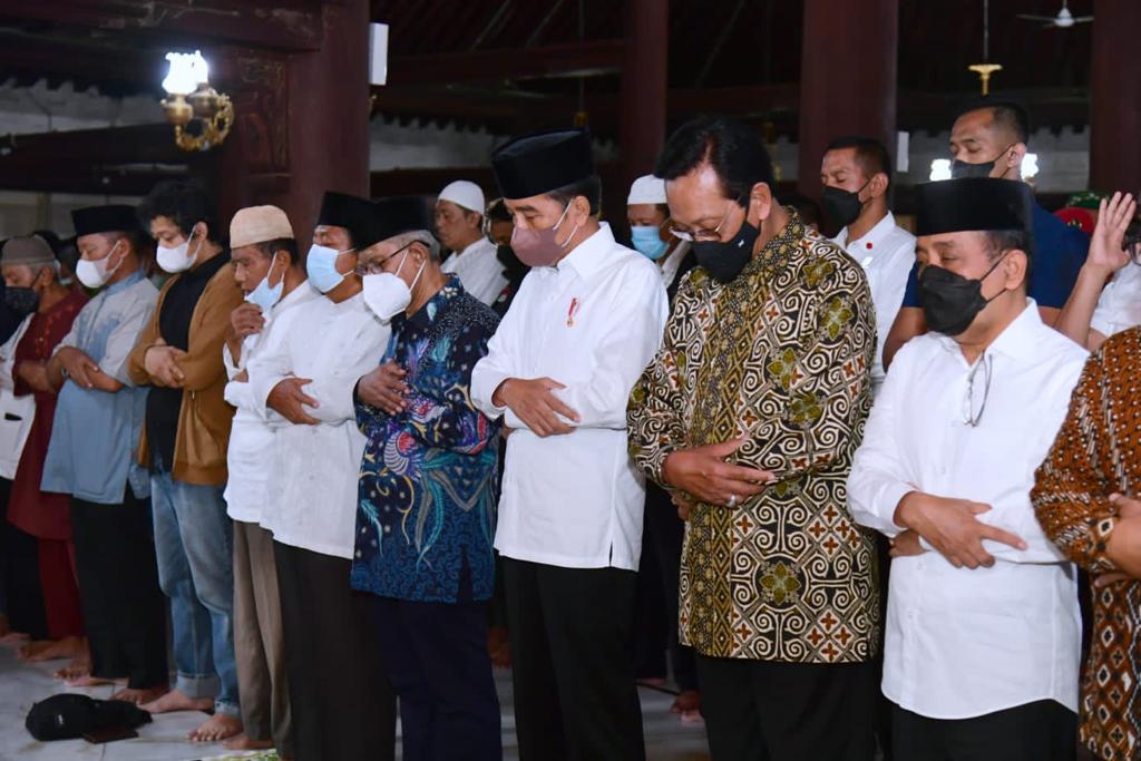 jkw-di-masjid-kauman.jpg