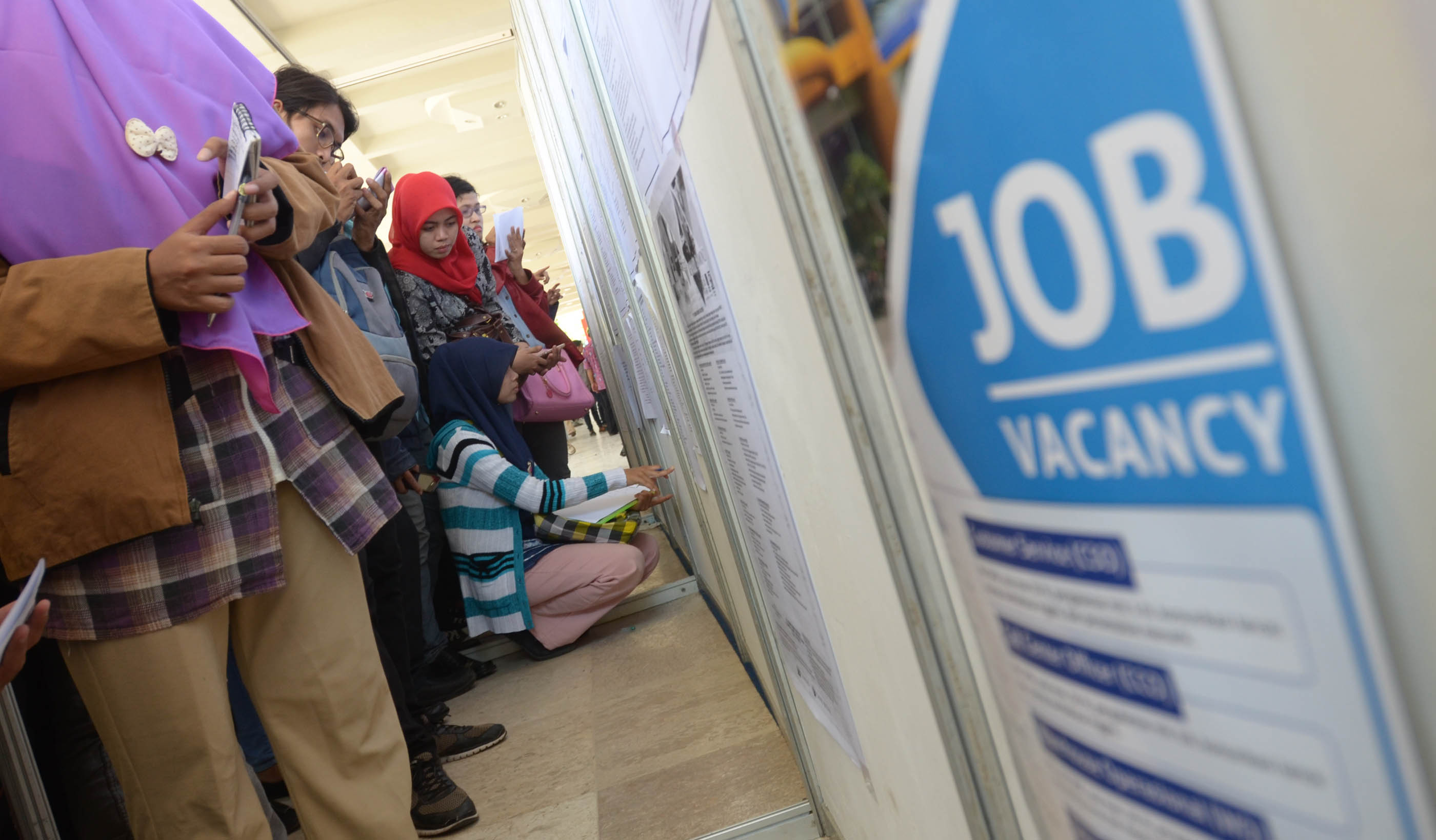 job-fair-disnaker-jatim_20150903_233235.jpg