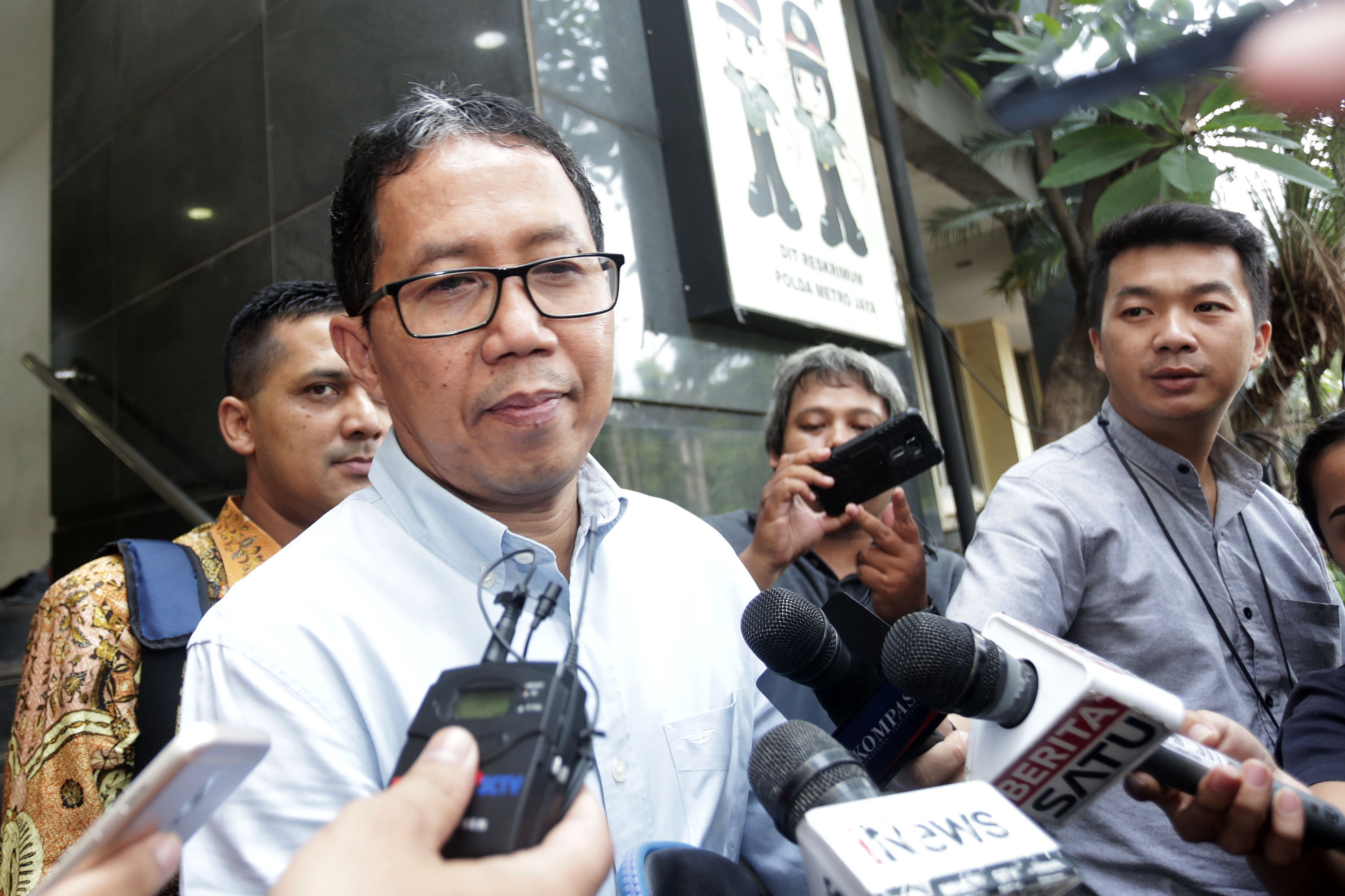 joko-driyono-jalani-pemeriksaan-lanjutan_20190227_204033.jpg