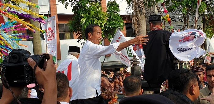 joko-widodo-jokowi-di-alun-alun-ahmad-yani-tangerang.jpg