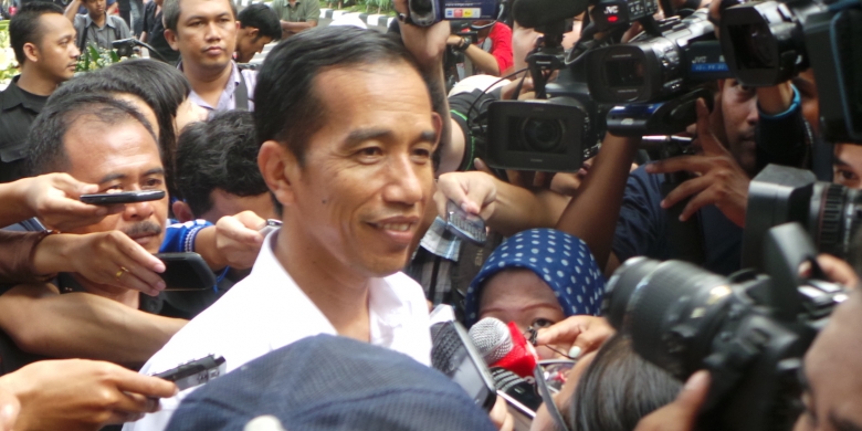 jokowi-bersama-media_20150507_105414.jpg