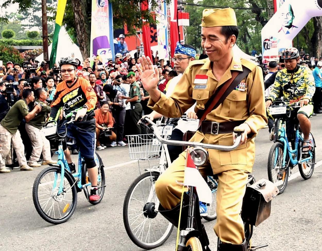 jokowi-peringati-hari-pahlawan-di-bandungjpg.jpg