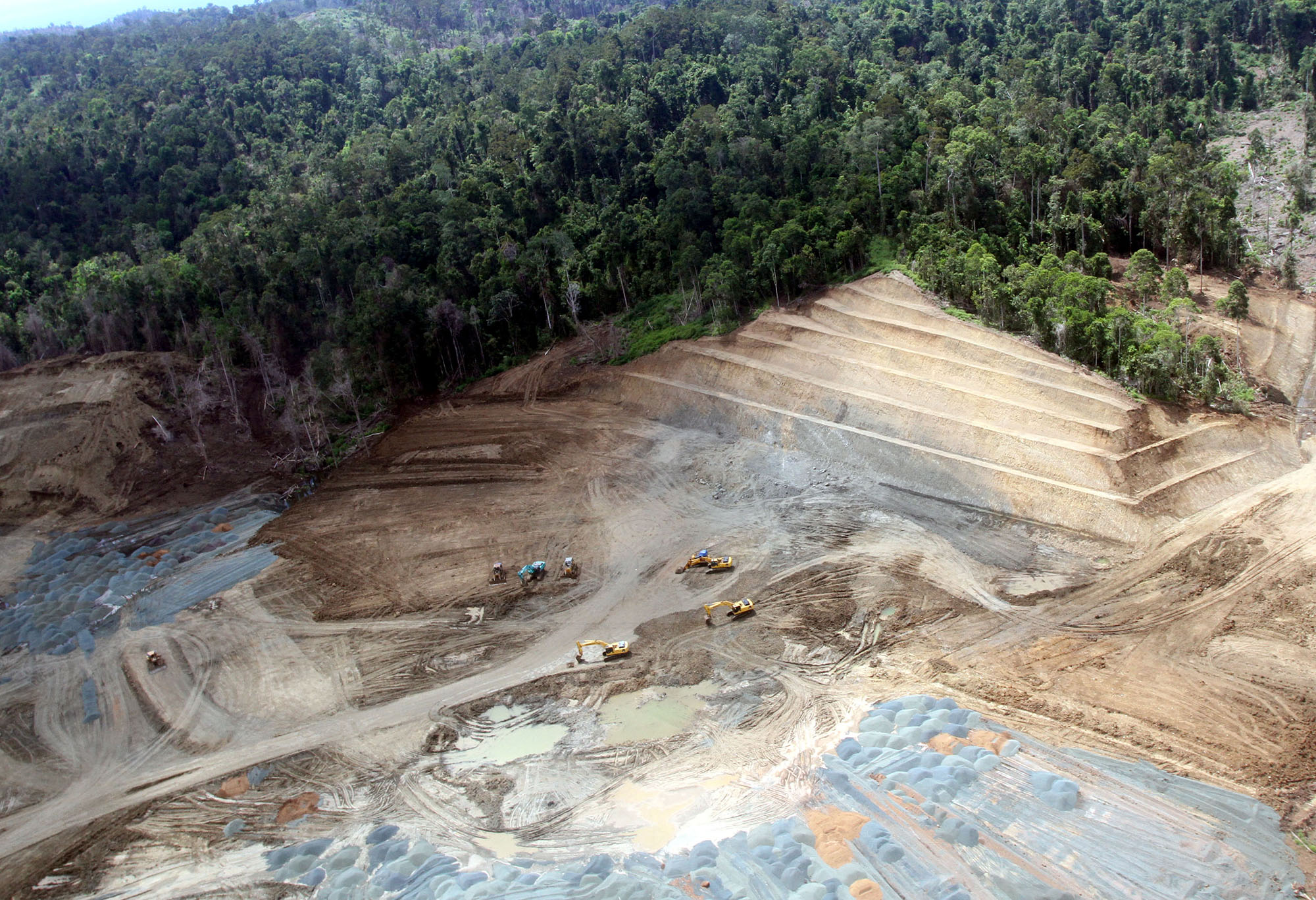 jokowi-resmikan-smelter-nikel-sulawesi-mining-investment_20150530_145606.jpg