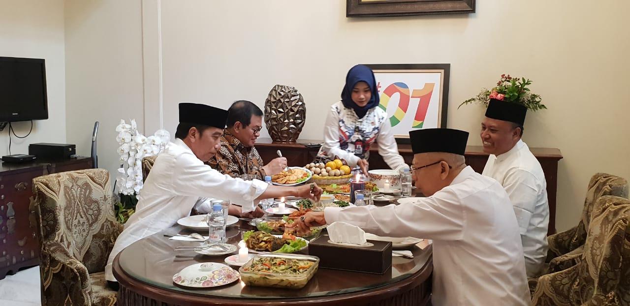 jokowi-santap-siang-bersama-kiai-maruf.jpg