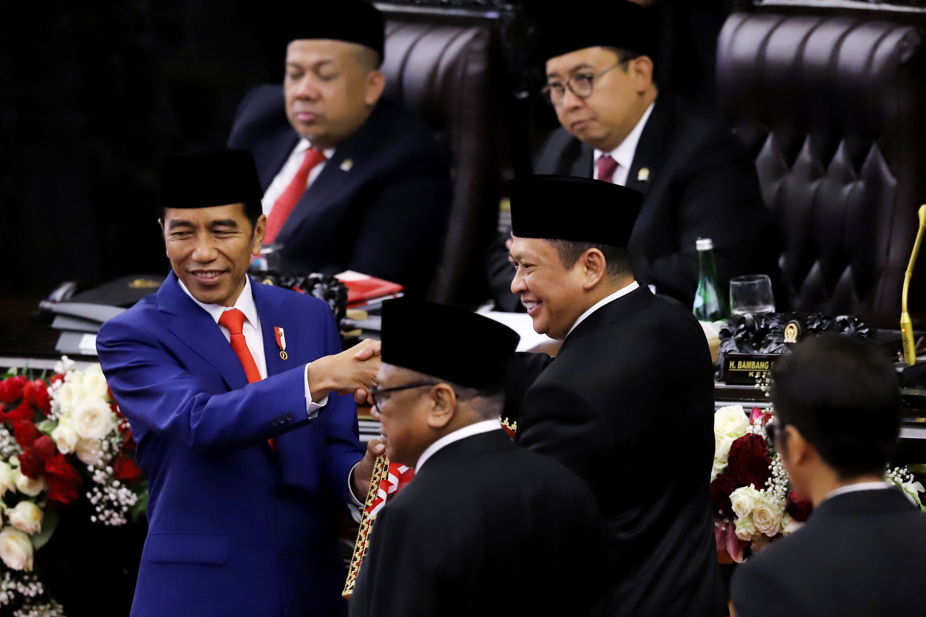 jokowi-serahkan-draft-rapbn-2020_20190816_182527.jpg