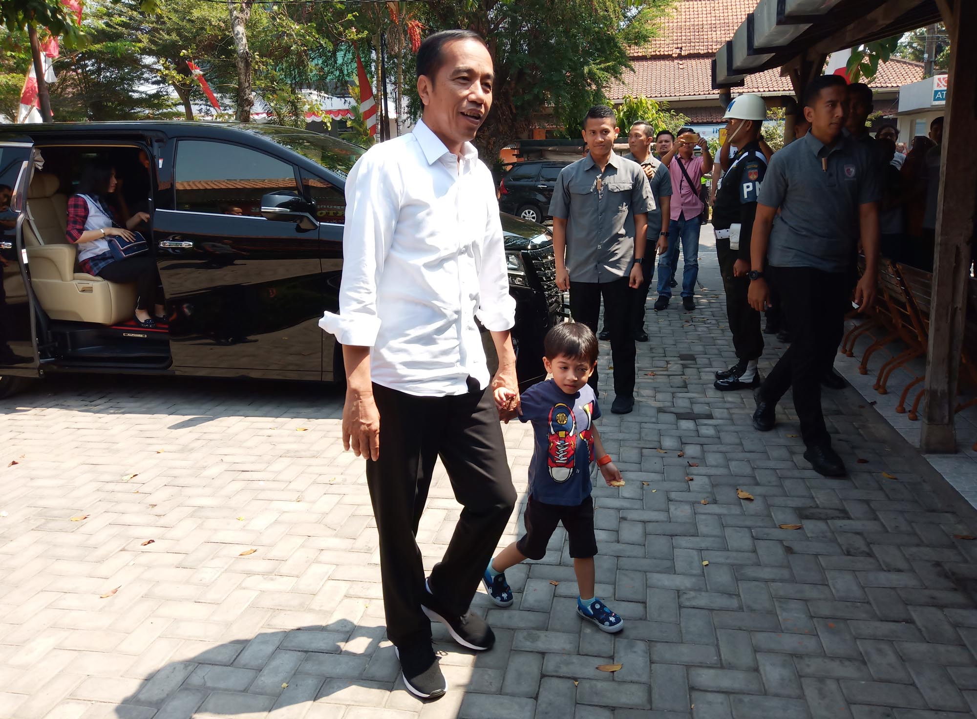 jokowi-tanggapi-rencana-pertemuannya-dengan-sby_20190729_144351.jpg