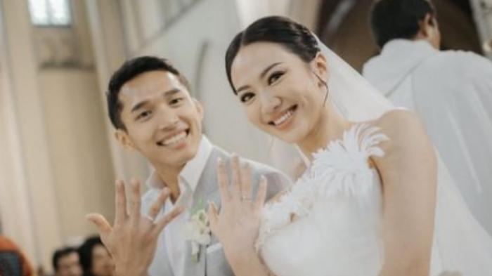 jonatan-christie-dengan-shania-eks-jkt48-menikah.jpg