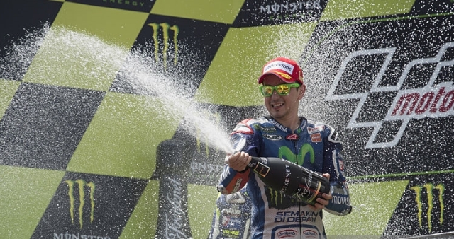 jorge-lorenzo-guyuuuur_20151113_235352.jpg