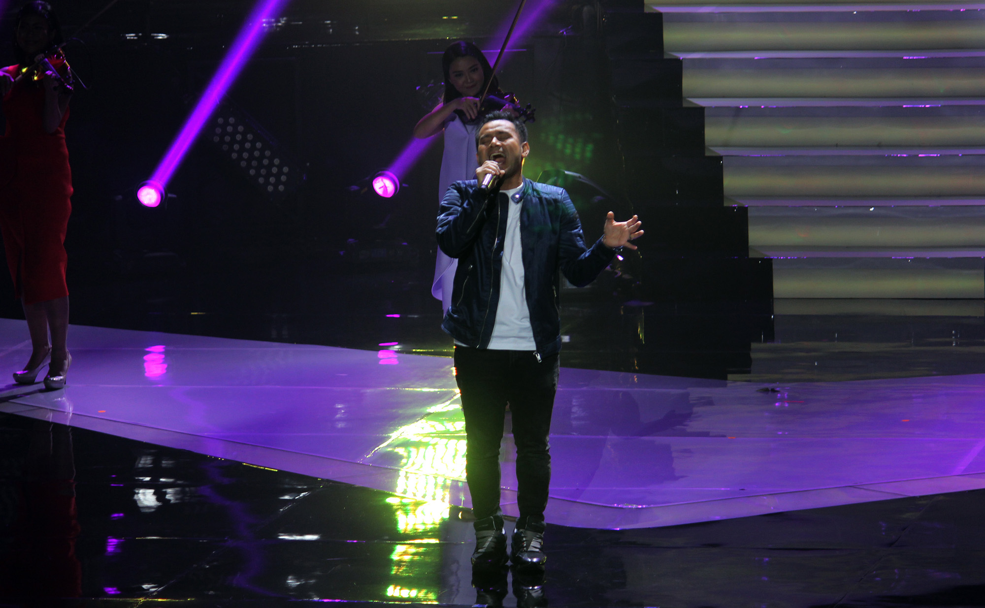 judika-tampil-di-konser-musik-spesial_20190222_232317.jpg